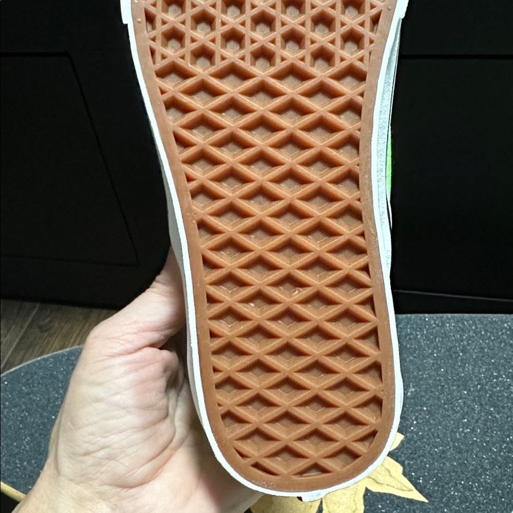 Vans Neon Gecko Green Slip-On Canvas Sneakers W 7.0 M 5.5 - Picture 16 of 16